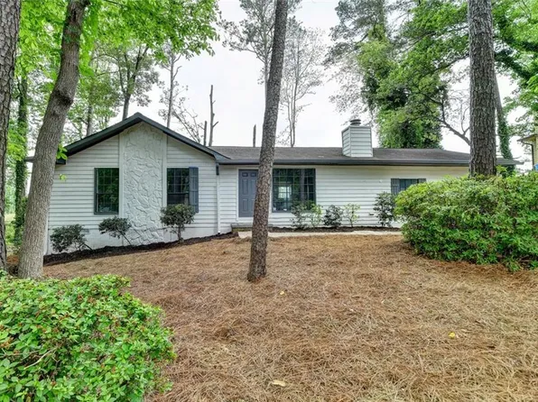 396 Independence Dr, Jonesboro, GA 30238