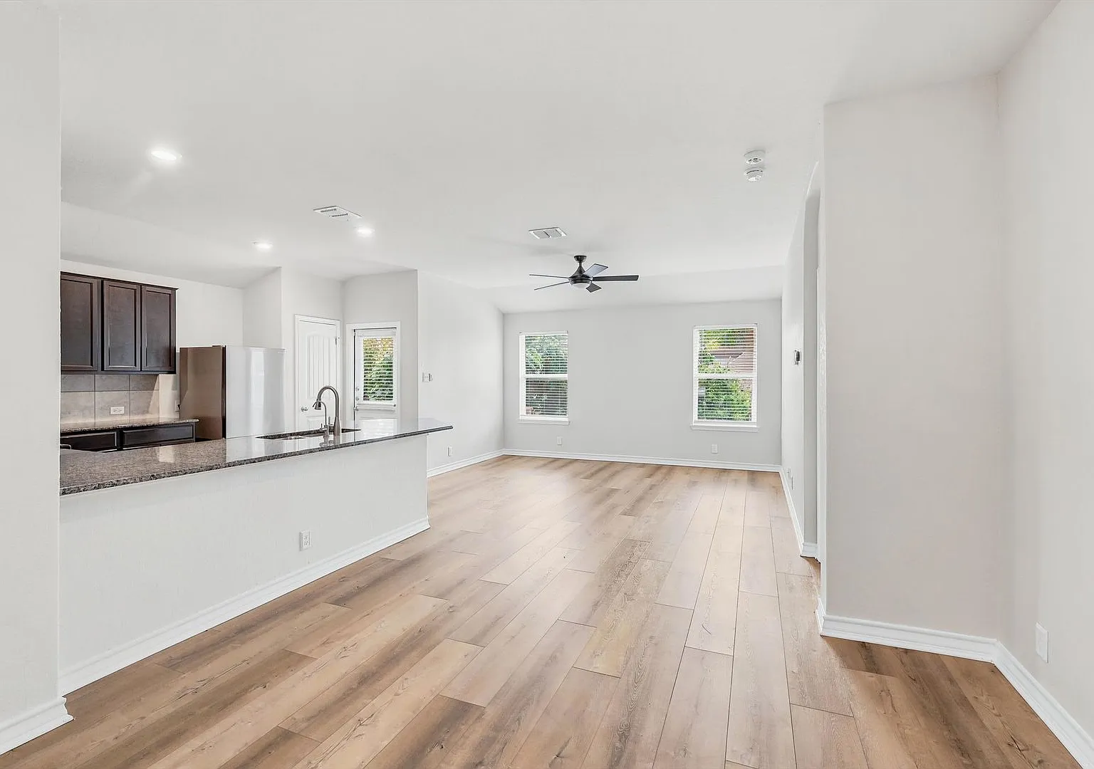 Freshly painted 3 bed 2 bath home! — Photo 3