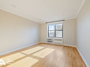 2534 Crescent St APT 3C, Long Island City, NY 11102