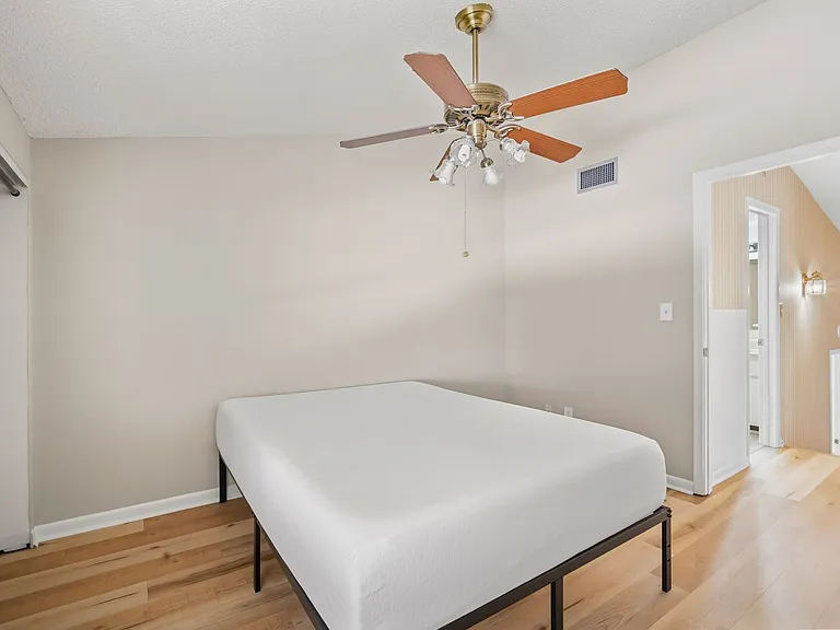 4521 W La Villa Ln — Photo 11