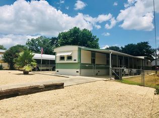 501 Loyal Valley Rd, Kerrville, TX 78028