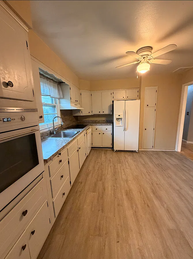 3 bed, $3,900 — Photo 3
