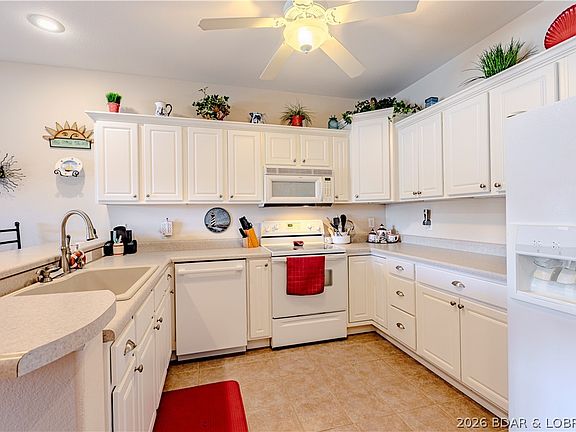 2nd image of 562 Hyd A Way Rd Unit 3F