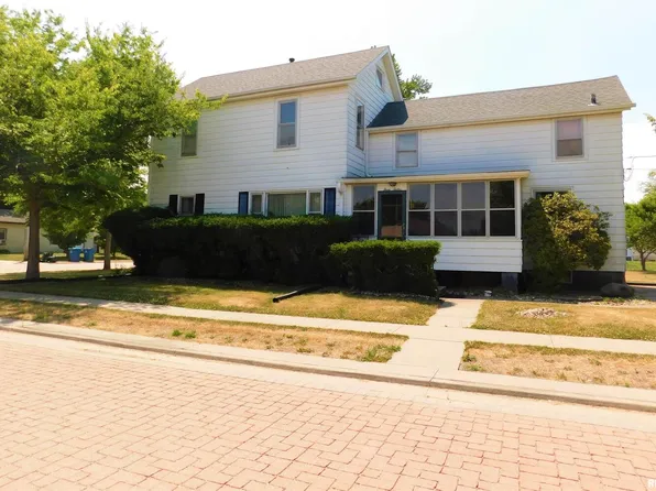 312 Dennhardt Ave, Carbon Cliff, IL 61239