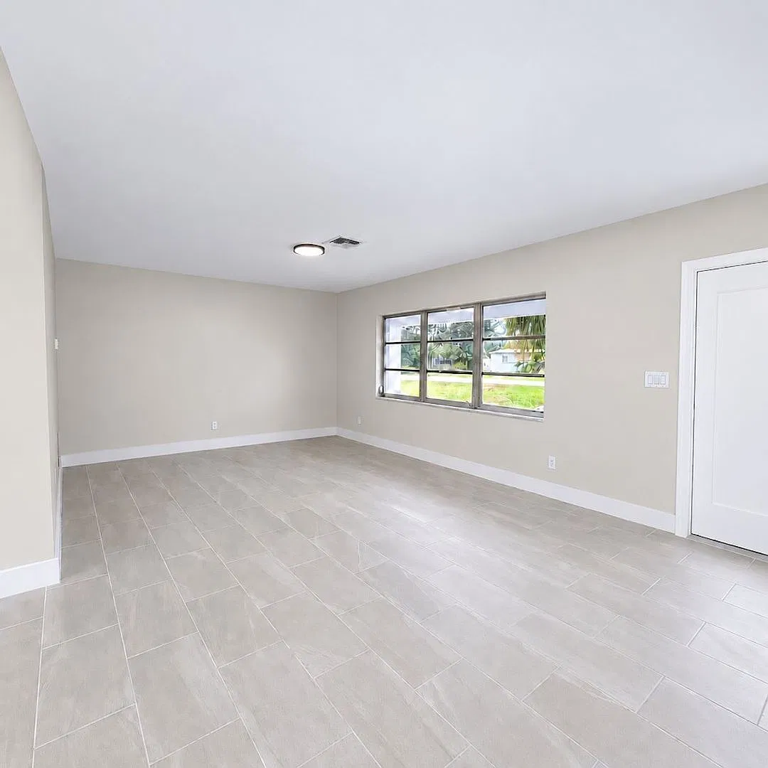 Charming & Updated 3 Bedroom, 2 Bathroom Home in Lehigh Acres! — Photo 4
