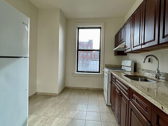 5th image of 64 Herkimer St APT 12