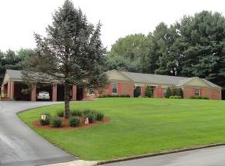 905 Millercrest Dr, Johnson City, TN 37604