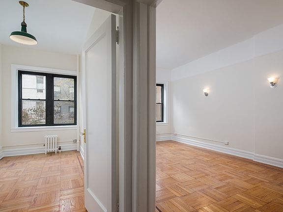 5th image of 239 E 60th St APT 5F
