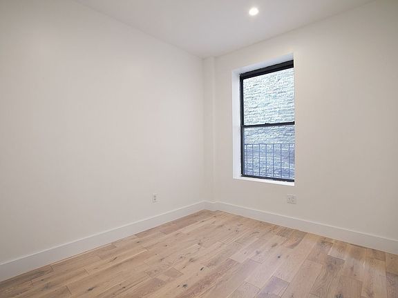 3rd image of 1442 Lexington Ave #7E