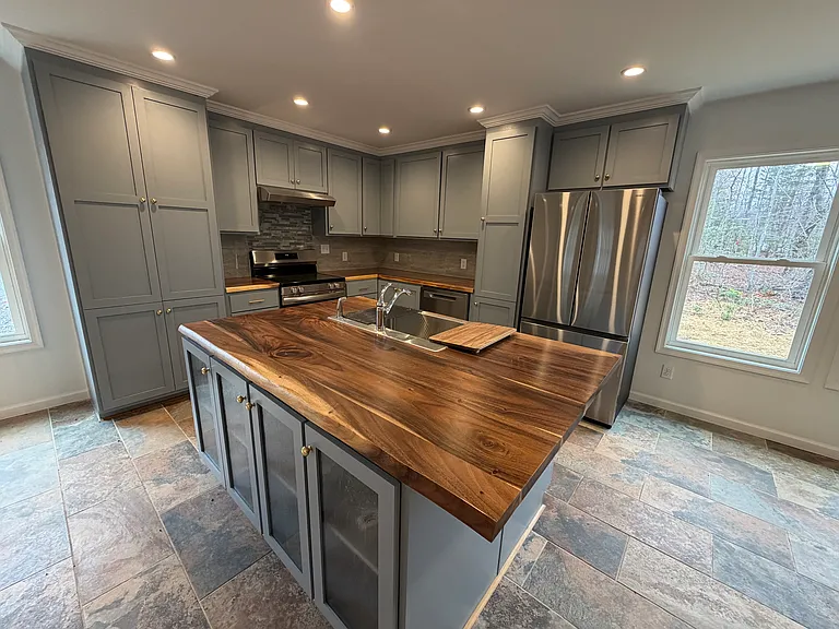 450 Lakeland Ln — Photo 6