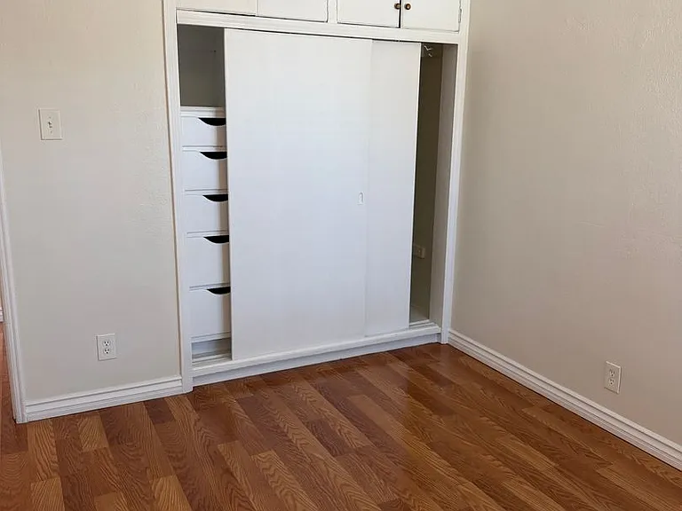 2534 Cedar Ave — Photo 11