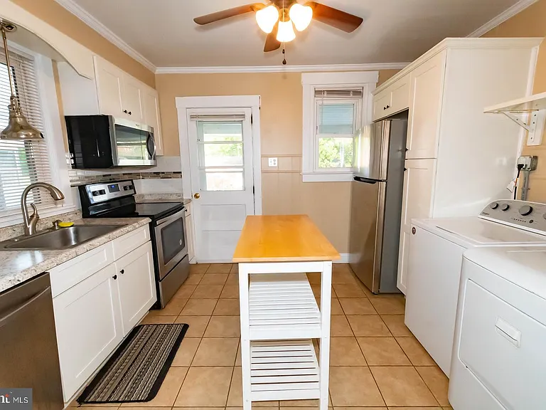 335 Stuart Ave — Photo 6