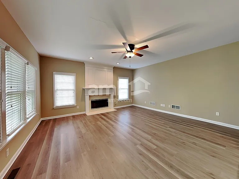 637 Rebecca Ives Dr NW — Photo 10