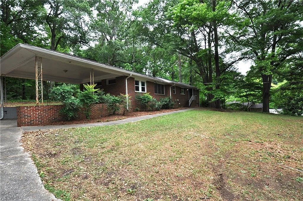 3 bed, 1.5 bath, 1750 sqft, $2,000 — Photo 3