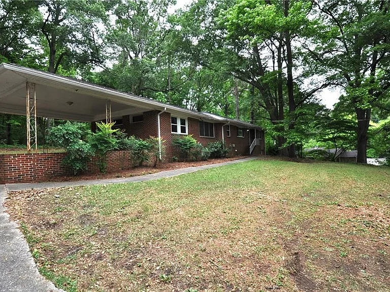 486 Pegg Rd SW — Photo 3