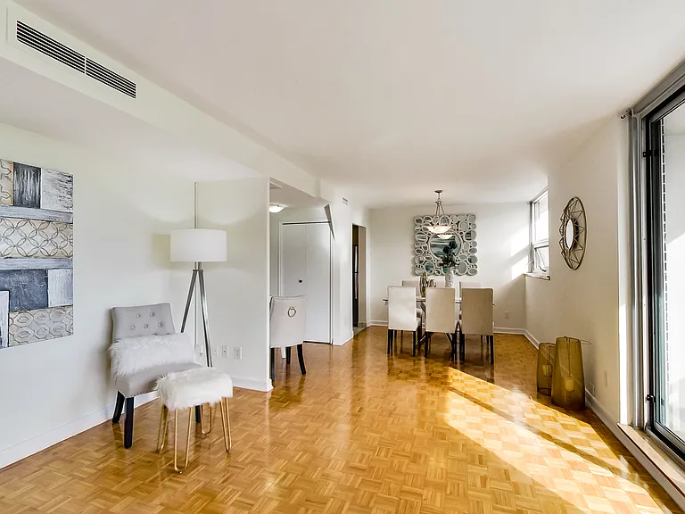 625 Roselawn Ave — Photo 38