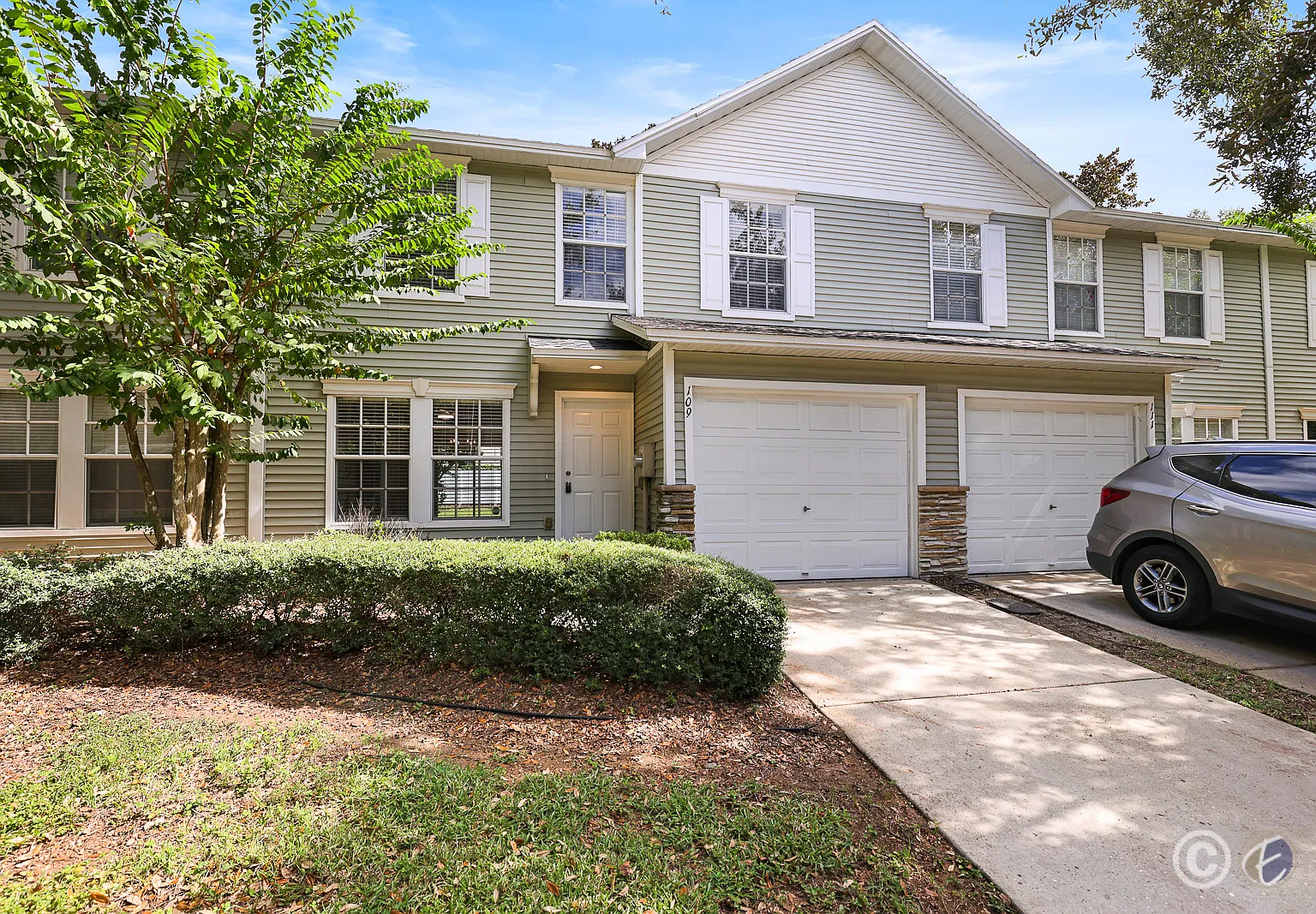 109 Woodknoll Place — Photo 1