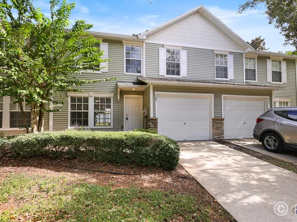 109 Woodknoll Pl, Valrico, FL 33594