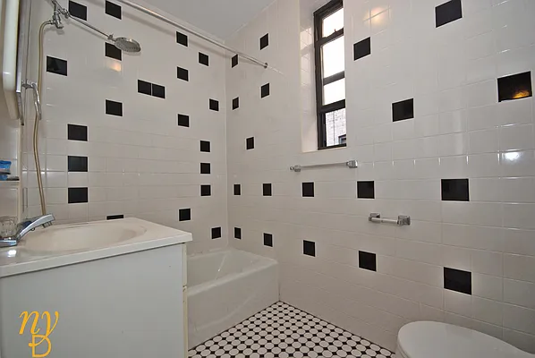 Rented by New York Dwellings LLC | media 20