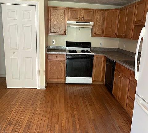 2nd image of 623 Adams St #1