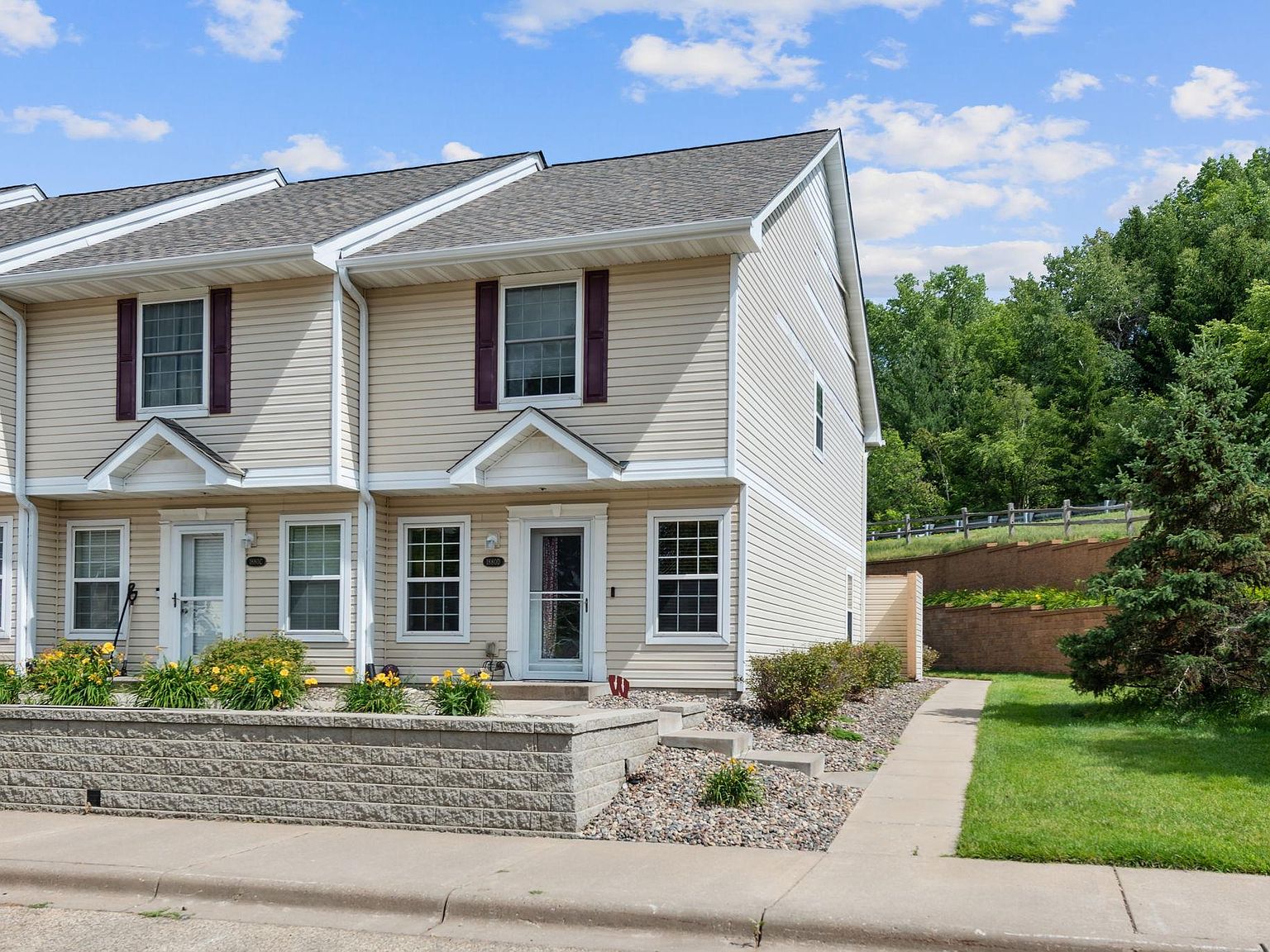 1880 Fisher Way UNIT D, River Falls, WI 54022 Zillow