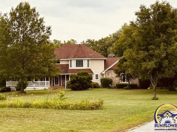 4726 SE Croco Rd, Berryton, KS 66409