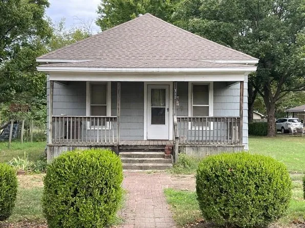 712 W 1st St, Pittsburg, KS 66762
