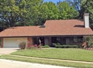 1278 Luray Dr, Chesterfield, MO 63017