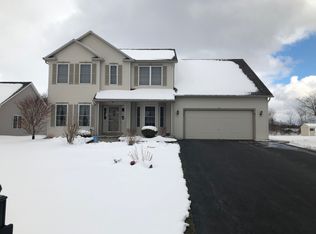 8488 Wayfarer Dr, Cicero, NY 13039