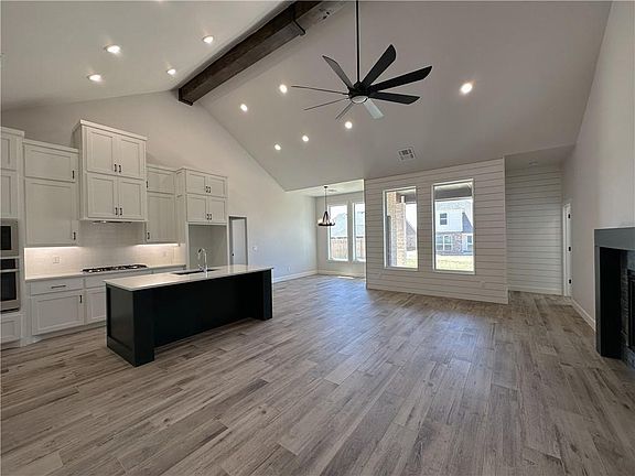 3rd image of 15305 Jasper Ln