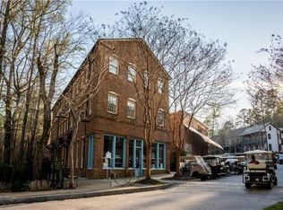 9077 Selborne Ln, Chattahoochee Hills, GA 30268