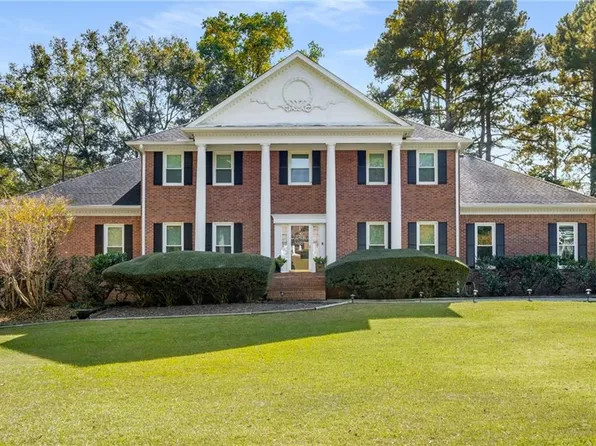 208 Hawthorne Pl, Fayetteville, GA 30214