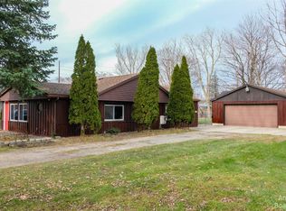 33 Greenland St, Whitmore Lake, MI 48189