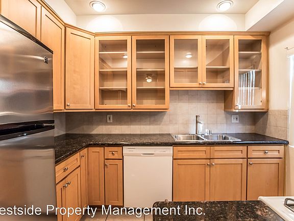 5th image of 1537 Stanford St APT 2