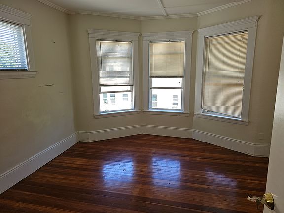 3rd image of 14-18 Holland Ave #6
