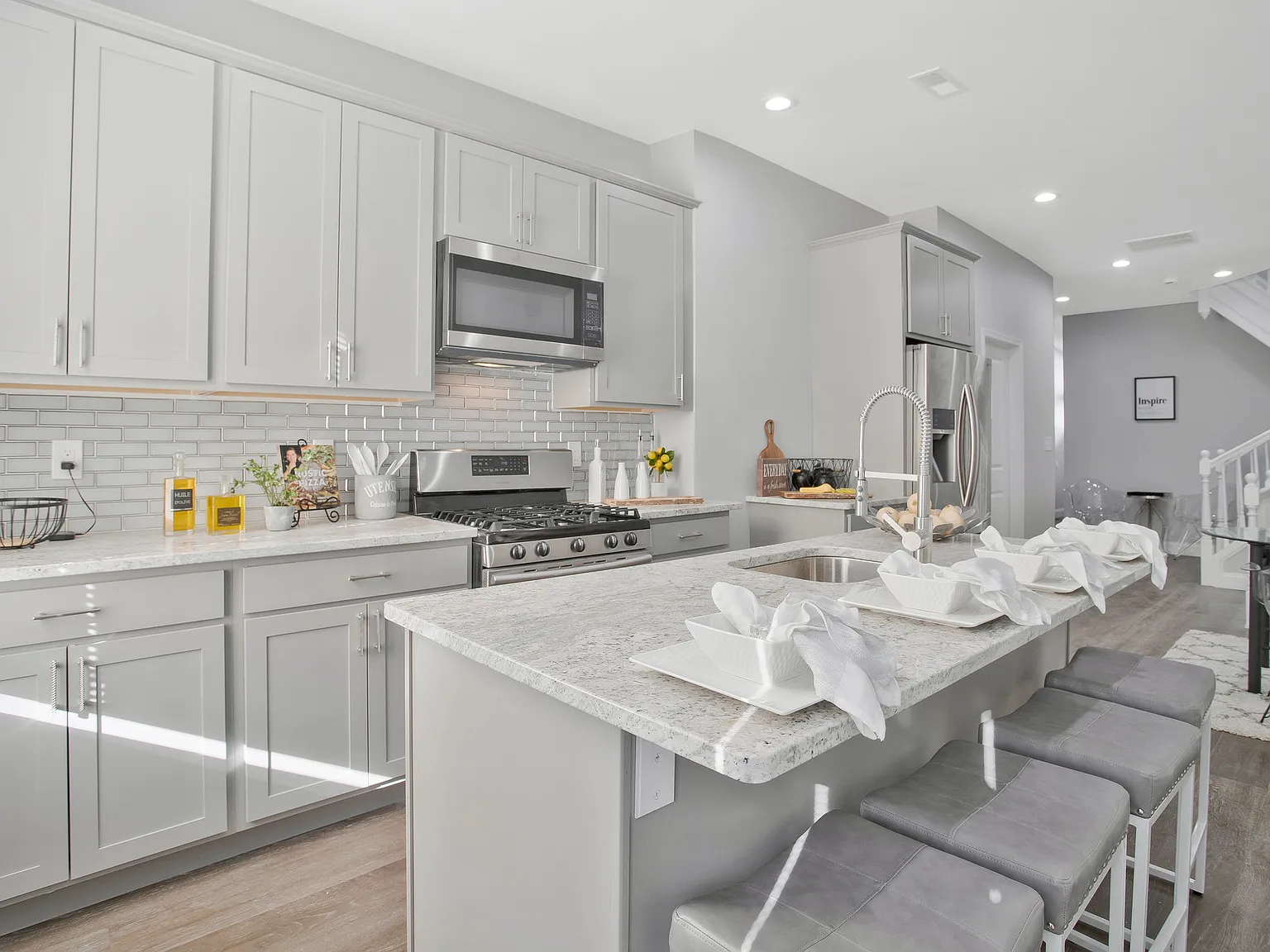 1 bed, $700 — Photo 1