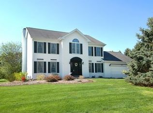 923 Surrey Ln, Dundee, IL 60118