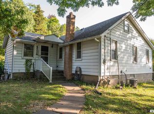 4516 Ricker Hill Rd, Davenport, IA 52802