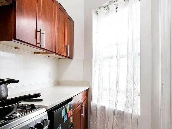 2nd image of 307 E 104th St #2D