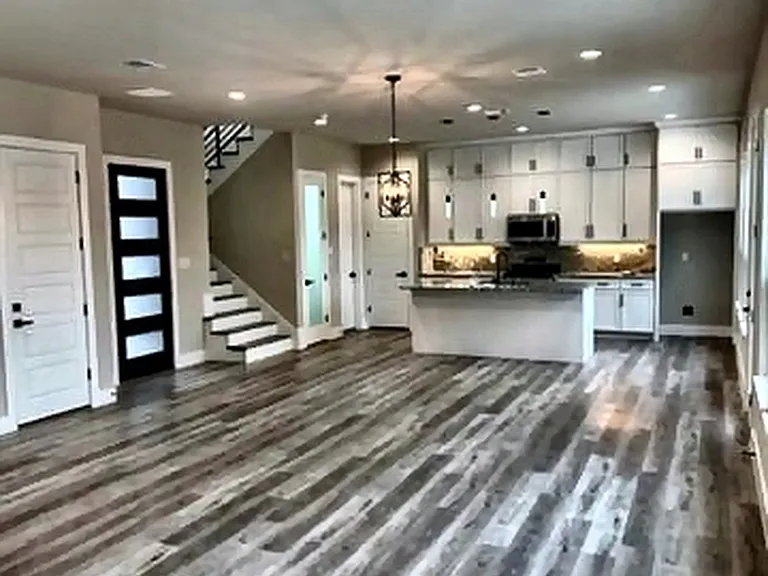 2408 Peabody Ave — Photo 5