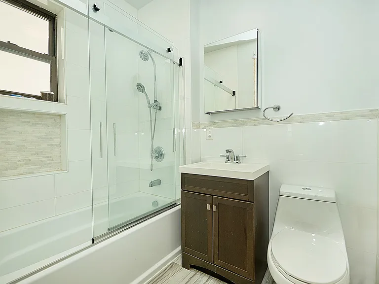 503 W 47th St #5F — Photo 8