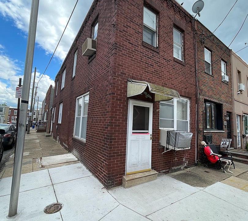 2nd image of 2983 E Thompson St