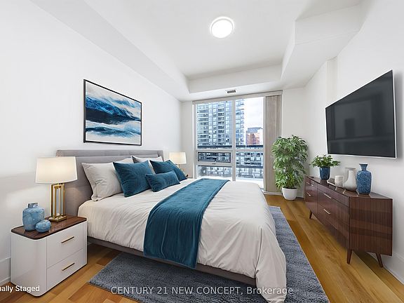 3rd image of 70 Roehampton Ave #619