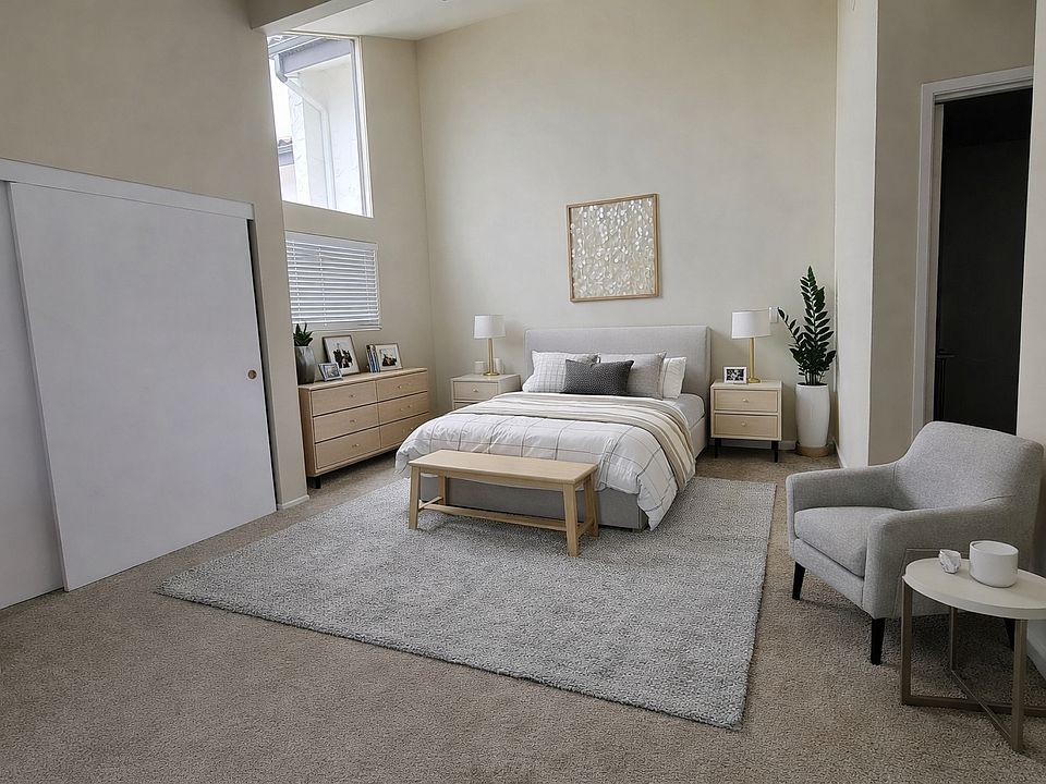 Master Bedroom - Upstairs