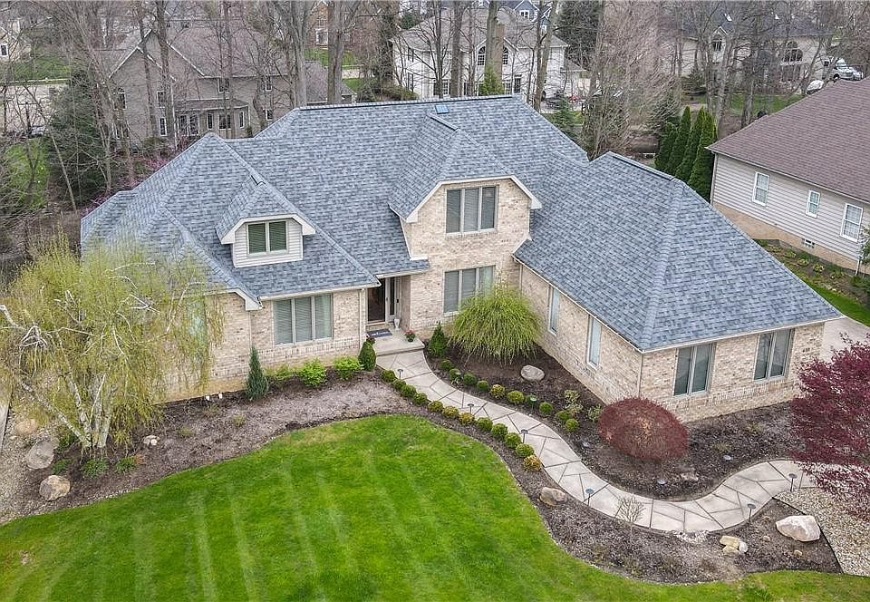 1st image of 439 Sawgrass Dr