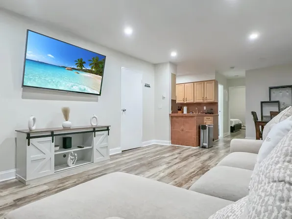 412 68th St APT 4, Guttenberg, NJ 07093