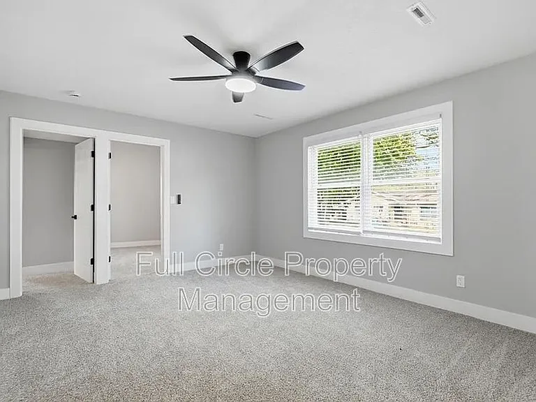 504 Harris St — Photo 14