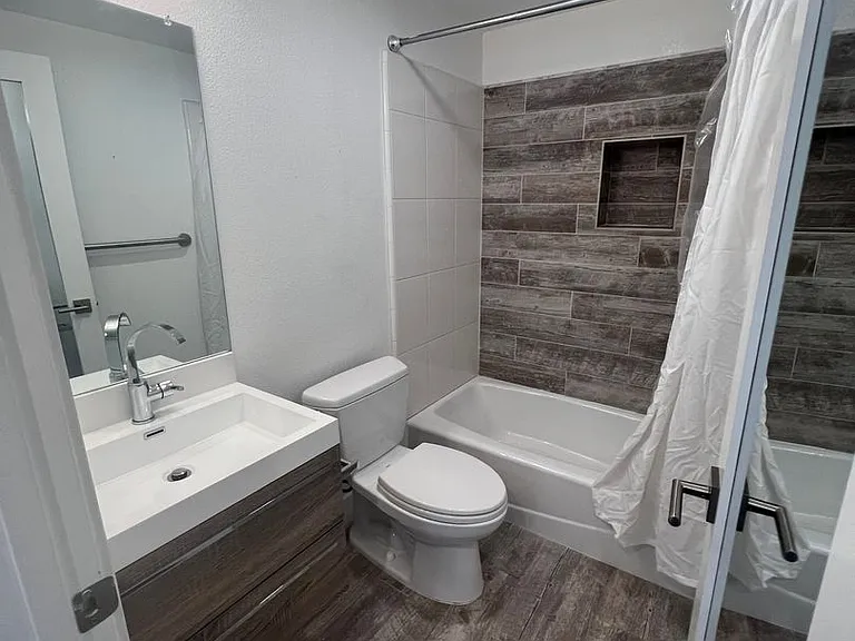 2 bed/2 bath charming TINY house in Concord — Photo 21