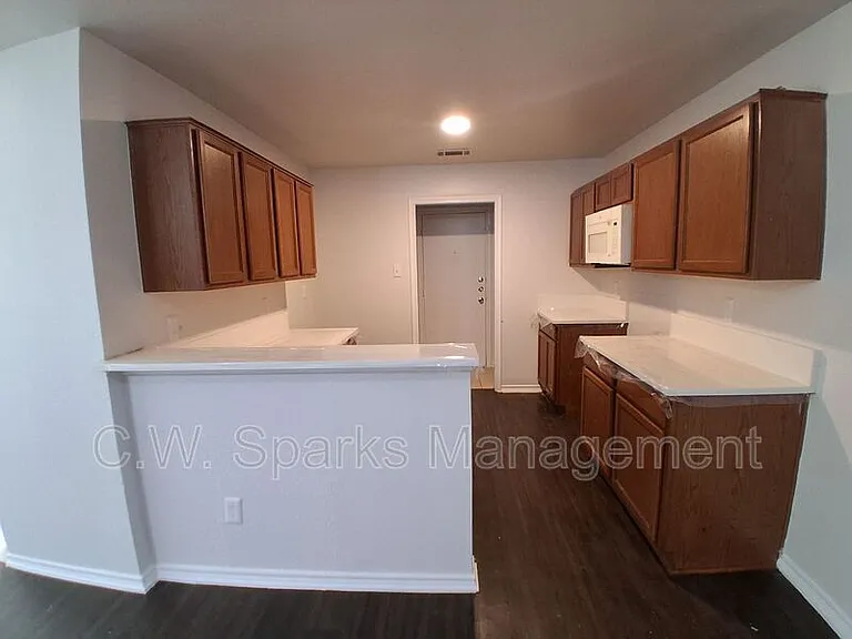 13651 Biggs St — Photo 8