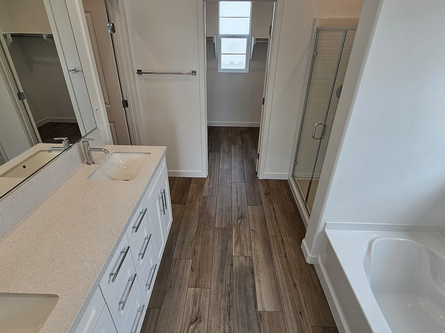 415 Willow Run Ln — Photo 2